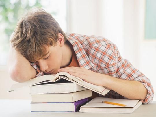 How many hours of sleep does a teenager need?